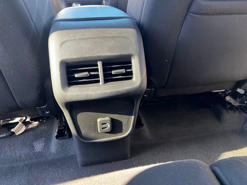 Used 2019 Chevrolet Equinox LT AWD/4WD image 24