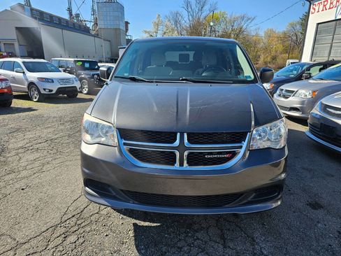Used 2016 Dodge Grand Caravan SE w/ Quick Order Package 29E SE image 3