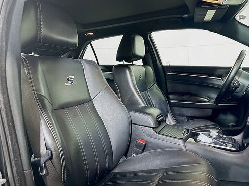 Used 2017 Chrysler 300 S w/ 300S Premium Group image 30