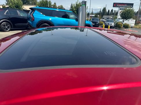 Used 2017 Toyota Prius Four w/ Premium Convenience Package FWD image 11