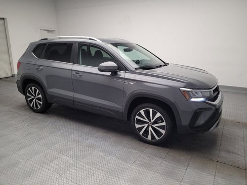 Used 2023 Volkswagen Taos SE FWD image 11