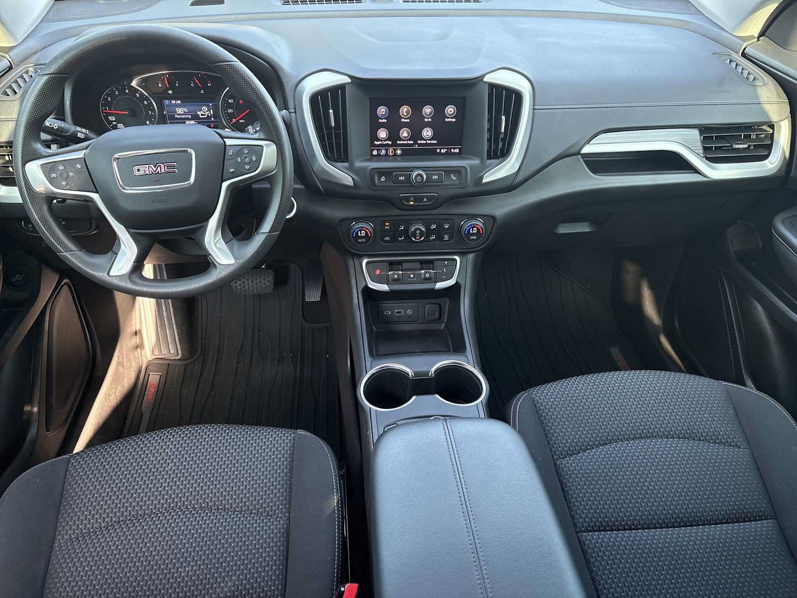 Used 2023 GMC Terrain SLE w/ Driver Convenience Package FWD image 2