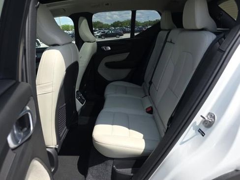 Used 2026 Volvo XC40 B5 Plus AWD/4WD image 6