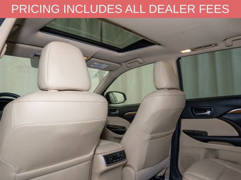 Used 2018 Toyota Highlander Limited FWD image 10