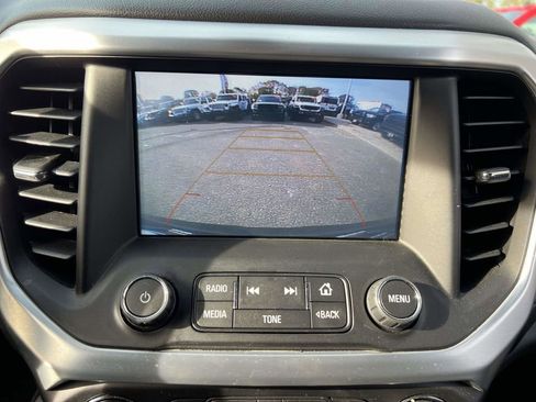 Used 2018 GMC Acadia SLT image 25