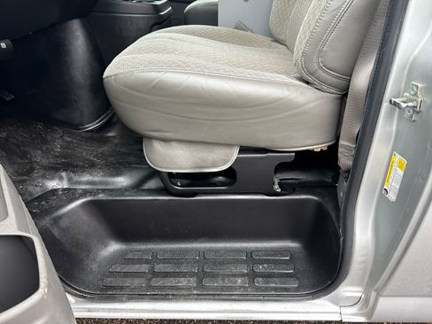 Used 2021 Chevrolet Express 3500 w/ Driver Convenience Package image 10