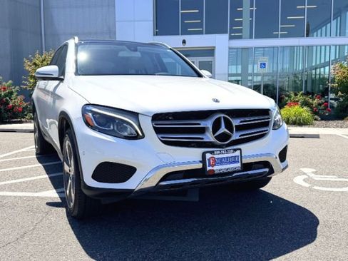 Used 2019 Mercedes-Benz GLC 300 4MATIC image 2