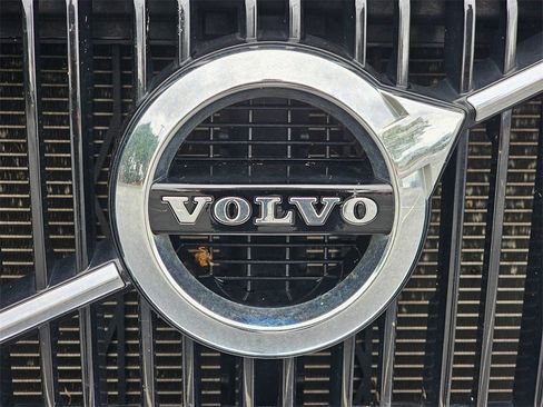 Used 2016 Volvo XC90 T6 Momentum w/ Momentum Plus Package image 10