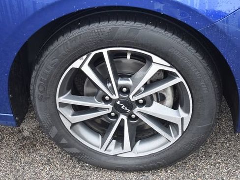 Certified 2023 Kia Forte LXS w/ LXS Technology Package FWD image 11