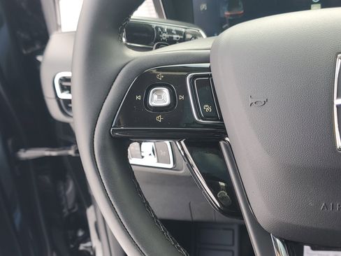 New 2026 Lincoln Corsair Premiere image 17