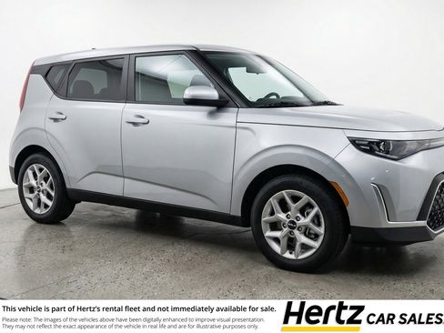 Used 2025 Kia Soul LX w/ LX Technology Package FWD image 1