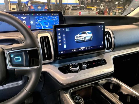 Used 2025 Ford Expedition Max Active image 19