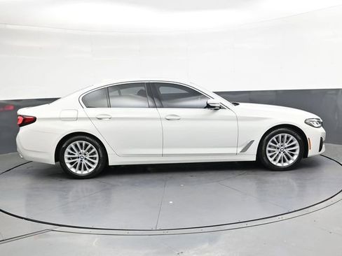 Used 2023 BMW 530i w/ Premium Package image 3