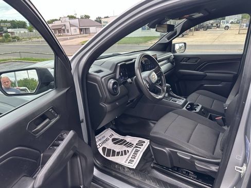 Used 2023 Chevrolet Colorado W/T RWD image 11