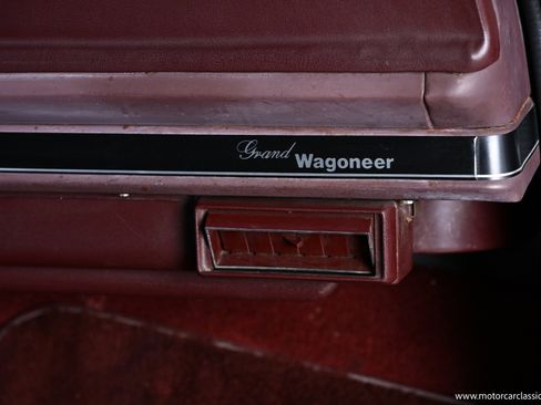 Used 1991 Jeep Grand Wagoneer image 33