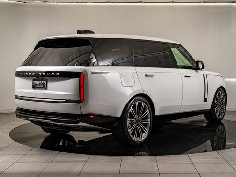 New 2026 Land Rover Range Rover Long Wheelbase SE image 10