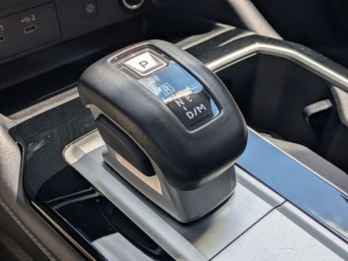 Used 2025 Mitsubishi Outlander SE image 17