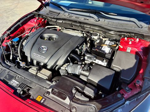 Used 2018 MAZDA MAZDA3 Touring image 10