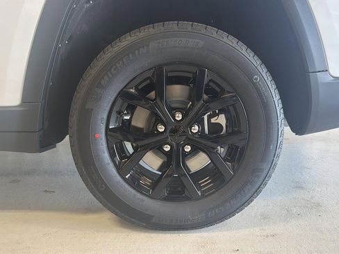 New 2026 Jeep Grand Cherokee L 4WD image 10