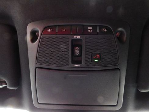 Used 2022 Nissan Maxima SR w/ Sport Mat Group image 32