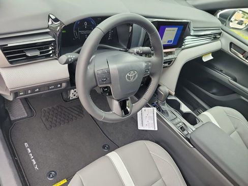 New 2026 Toyota Camry SE w/ Convenience Package FWD image 7