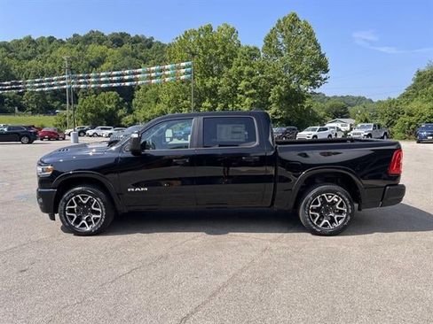 New 2025 RAM 1500 Laramie AWD/4WD image 10