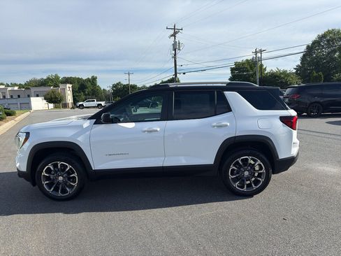 New 2026 GMC Terrain Elevation w/ Elevation Premium Package AWD/4WD image 3