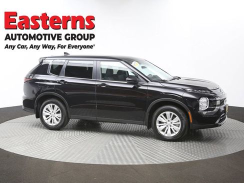 Used 2025 Mitsubishi Outlander ES image 47