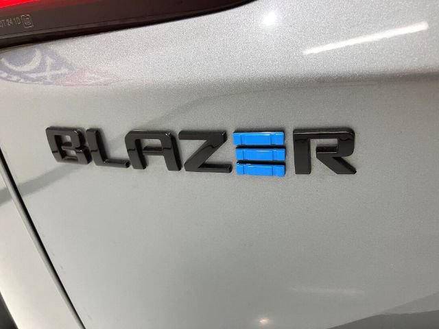 Used 2024 Chevrolet Blazer EV RS AWD/4WD image 27