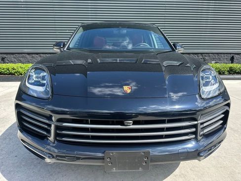 Certified 2023 Porsche Cayenne AWD/4WD image 8