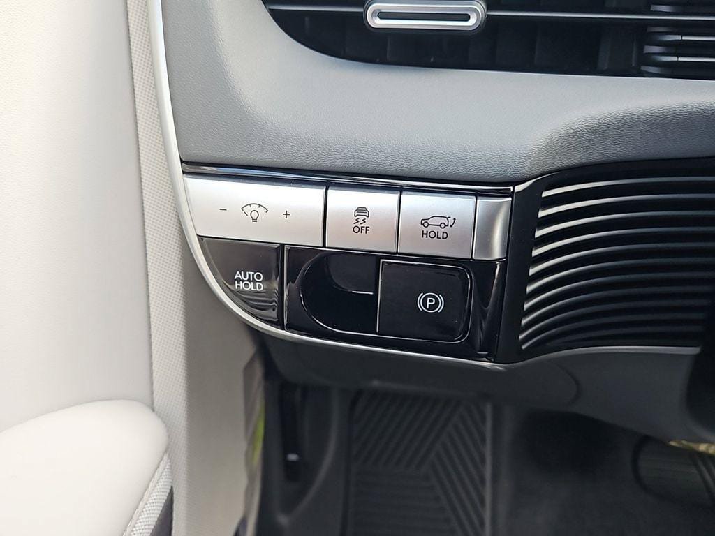 New 2024 Hyundai Ioniq 5 Limited AWD/4WD image 9
