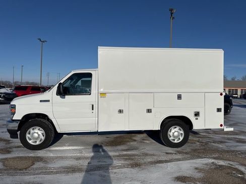 New 2026 Ford E-350 and Econoline 350 Super Duty w/ Power Equipment Group RWD image 6