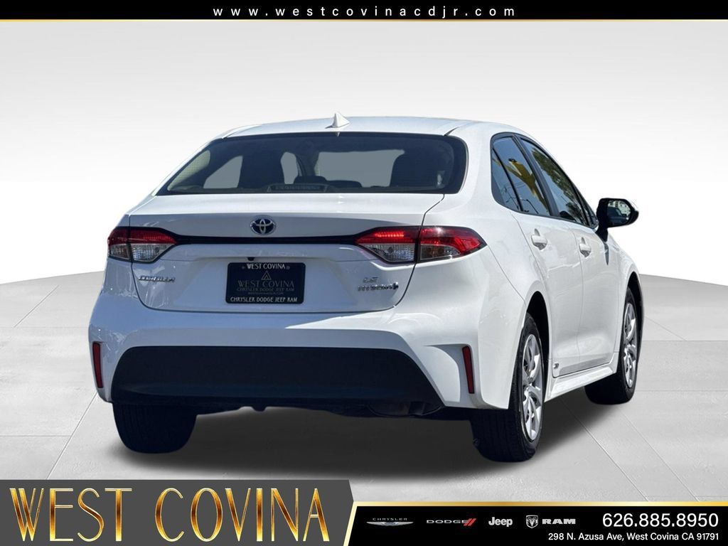 Used 2024 Toyota Corolla LE AWD/4WD image 10
