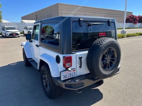 Used 2016 Jeep Wrangler Sahara AWD/4WD image 7