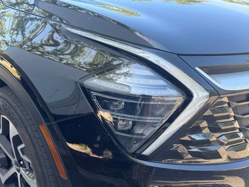 Certified 2025 Kia Sportage EX image 8