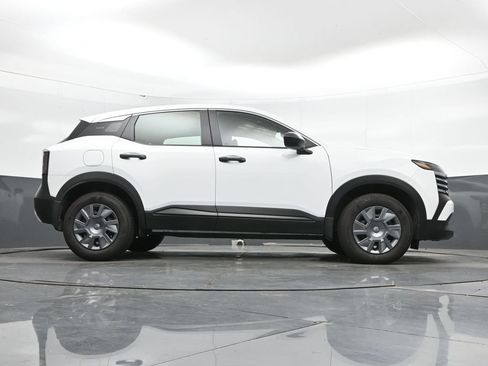 Used 2025 Nissan Kicks S AWD/4WD image 40