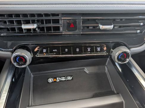 Used 2025 Chevrolet Tahoe LT RWD image 18