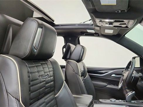 Used 2023 Cadillac Escalade V image 23