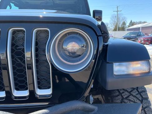Used 2022 Jeep Gladiator Overland w/ Popular Equipment Package AWD/4WD image 18