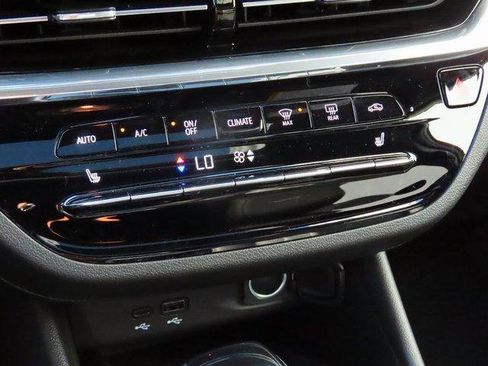 New 2025 Buick Envista Avenir image 16