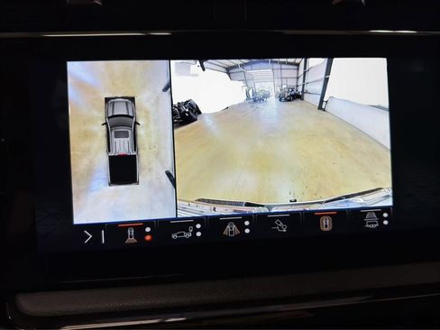 Used 2024 GMC Sierra 1500 AT4 w/ Technology Package AWD/4WD image 23