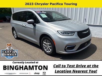 Used 2023 Chrysler Pacifica Touring