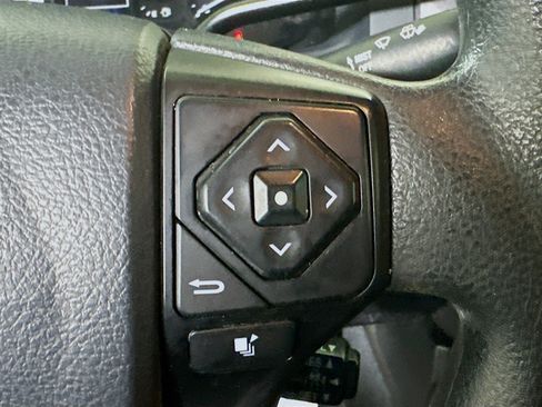 Used 2018 Toyota Tundra SR5 image 17