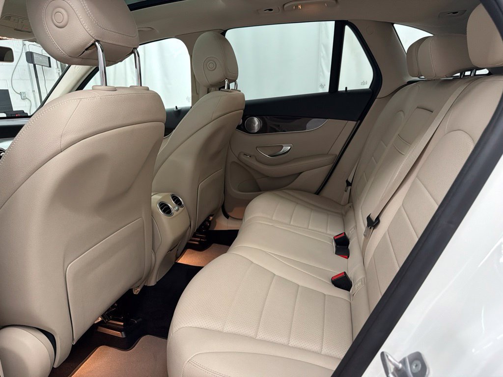 Used 2020 Mercedes-Benz GLC 300 4MATIC image 21