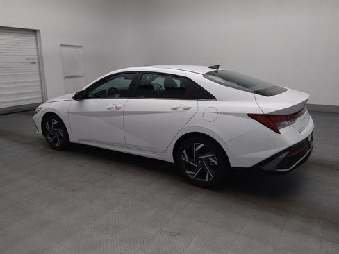 Used 2025 Hyundai Elantra SEL FWD image 3