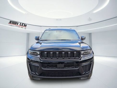 New 2026 Jeep Grand Cherokee L Limited w/ Limited Altitude Package AWD/4WD image 8