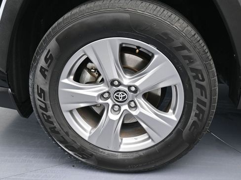 Used 2024 Toyota RAV4 XLE image 29