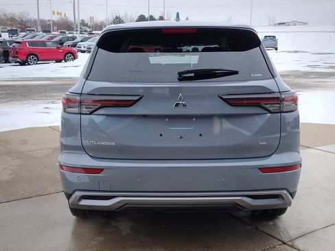 New 2026 Mitsubishi Outlander SE image 16