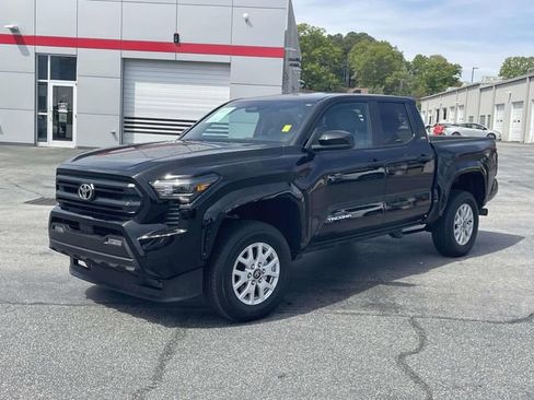 Used 2024 Toyota Tacoma SR5 AWD/4WD image 3