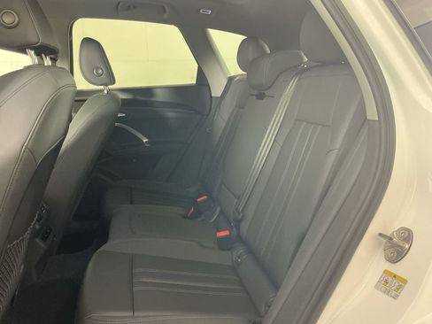 Used 2025 Audi Q5 Premium Plus w/ Premium Plus AWD/4WD image 16